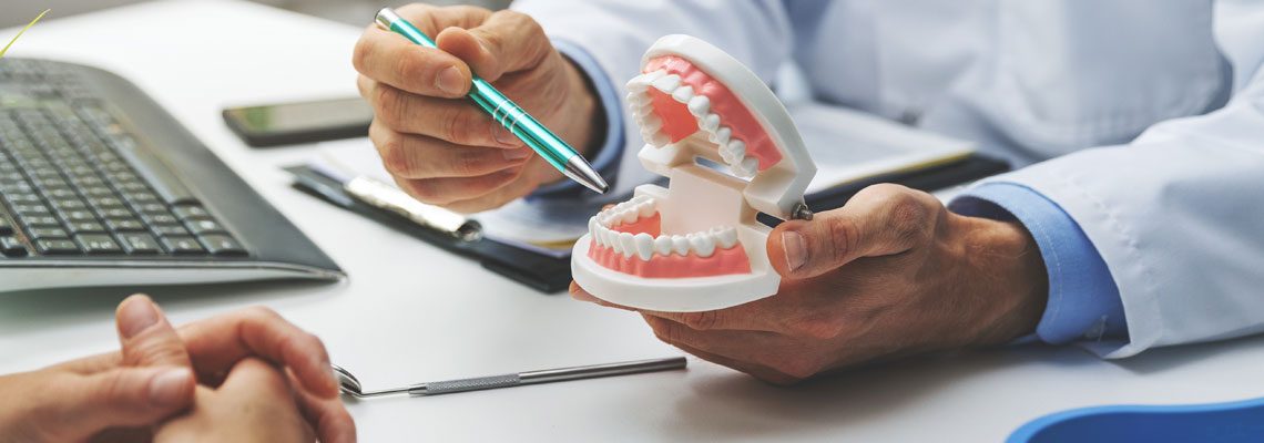 S&rsquo;informer sur les types de prothèses dentaires en ligne
